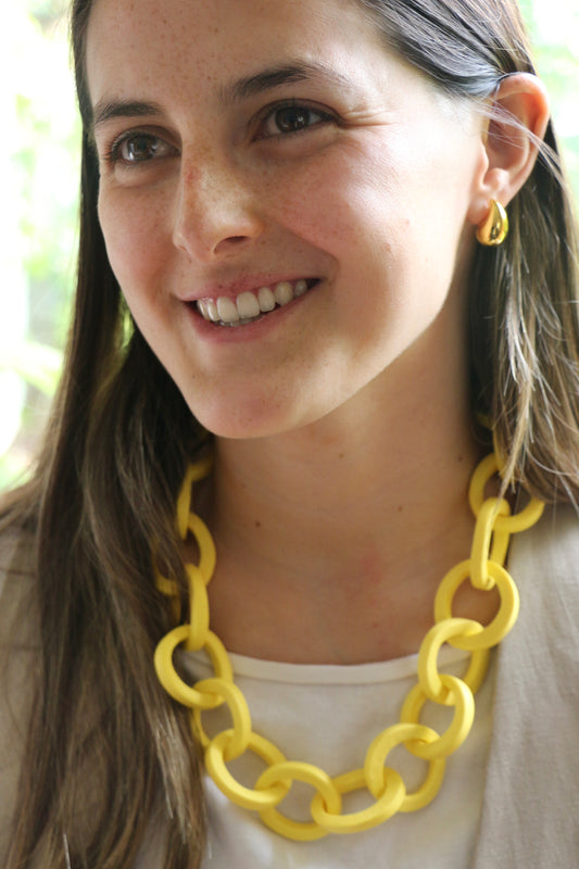 collar eslabón amarillo